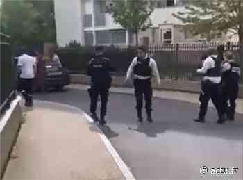 Intervention de la police à Sartrouville : « Tuez-les ! » ordonne l’homme qui filme - actu.fr