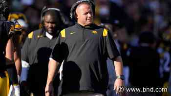 LB coach Wallace now defendant in ex-Iowa players’ lawsuit - Belleville News-Democrat
