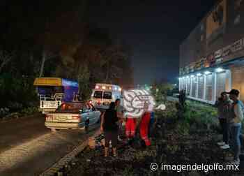 Autobús embiste a automóvil en la Misantla-Martínez de la Torre - Imagen del Golfo