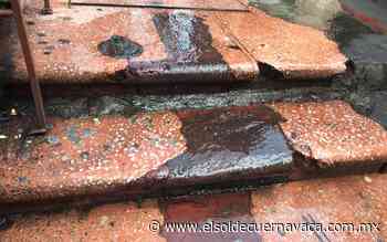 Fuga de agua en pleno Centro de Cuernavaca lleva 3 días sin ser reparada - El Sol de Cuernavaca