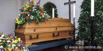 Der Beerdigungs-Crasher: „Der Mann im Sarg hat etwas zu sagen“