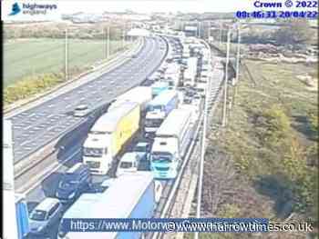 Live traffic updates as M25 closure causes 90-minute delays