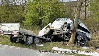 Barmke: Auto fährt frontal in einen Baum – L297 zeitweise dicht