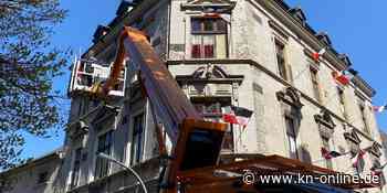 Dortmunder Neonazis hängen an Hitlers Geburtstag Reichsflaggen an Häuser