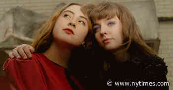 Let’s Eat Grandma’s Electro Pop Is Glittery. Its Subjects Are Weighty.