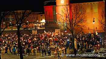 Fiaccolata per la pace. 600 persone sfilano a Soliera - ModenaToday
