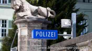 Hitlergruß und "Buffi-Buffi": Ex-Polizist verurteilt
