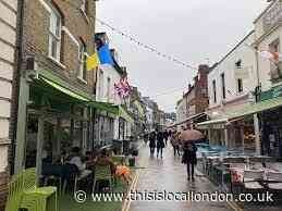 London suburb stands in solidarity with Ukraine. Joe Cornell