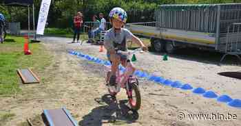 Kinderen 'crossen door bossen' op Lokerse Buitenspeeldag | Lokeren | hln.be - Het Laatste Nieuws