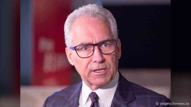 Tom Renney retires as Hockey Canada CEO, replaced by Scott Smith