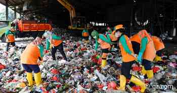 Shipping lines are refusing to export the West's plastic waste - Quartz