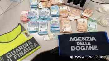 Pisa, in partenza dal Galilei con 43mila euro nel bagaglio a mano: maxi multa - LA NAZIONE