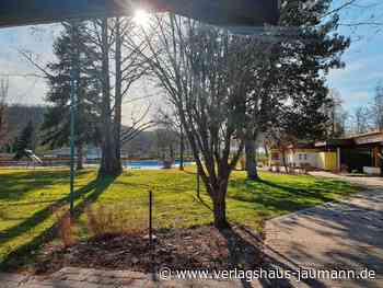 Steinen - Freibad auf Öffnung vorbereitet - www.verlagshaus-jaumann.de