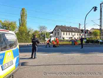 Steinen - Bahnschranke bei Unfall beschädigt - www.verlagshaus-jaumann.de