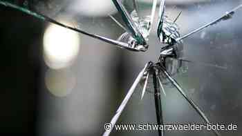 Sachbeschädigung in Sulz - Täter werfen Scheiben einer Garage mit Steinen ein - Schwarzwälder Bote