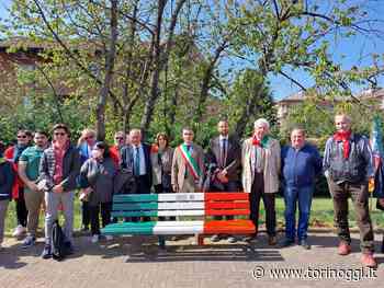Chieri anticipa il 25 Aprile, inaugurate le panchine tricolori - TorinOggi.it