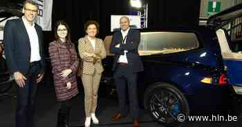 Limburgse begrafenisondernemer bouwt Tesla model S om tot rouwwagen - Het Laatste Nieuws
