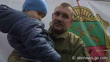 WATCH:  Soldier reunites with family before rejoining the fight in Ukraine