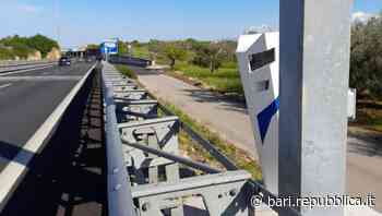 Bari, sulla statale 16 a Palese compare un autovelox fisso. Polstrada: "Per ora solo una prova ma presto in funzione" - La Repubblica
