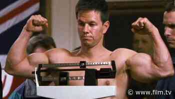 Mark Wahlberg fordert Dwayne Johnson zum Muskel-Battle auf - FILM.TV