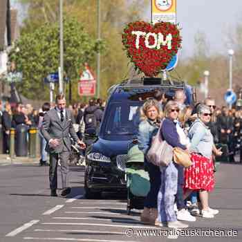 Hunderte geben Tom Parker letztes Geleit - radioeuskirchen.de