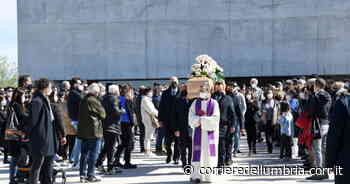 Foligno, folla ai funerali di Lucia Menghini, anestesista morta in Giordania - Corriere dell'Umbria