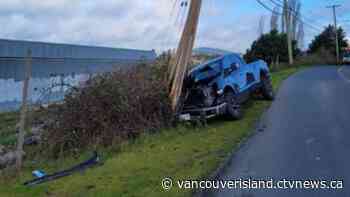 Man arrested after allegedly crashing into BC Hydro pole in Saanich, fleeing scene - CTV News VI