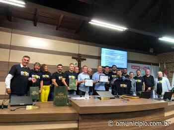 Câmara de Brusque homenageia Brusque FC e a empresa Heinig - O Município