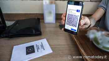 Il pensionato che usa il green pass di un amico per andare al bar, multato per 400 euro