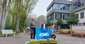 Jong Vld zet senioren in de (paas)bloemetjes - Het Laatste Nieuws