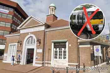 Bromley North station: Train line closed due to signalling problem