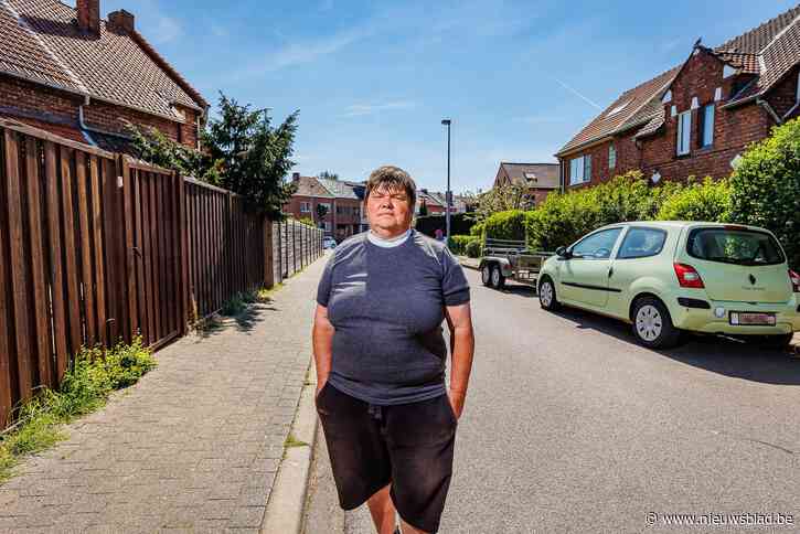 Viviane ontkent dat ze oorzaak is van rattenplaag in de buurt maar vergif strooit ze niet: “Wat als mijn katten ervan eten?”