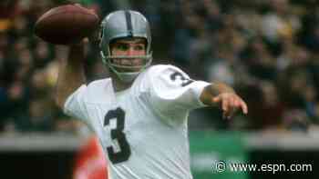 Prolific Raiders passer Lamonica dies at age 80