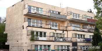 Geländer abgebrochen: Ein Toter und mehrere Verletzte nach Sturz aus drittem Stock