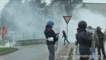 Scontri davanti a Italpizza, a Modena iniziato il processo per 67 lavoratori - modenaindiretta.it