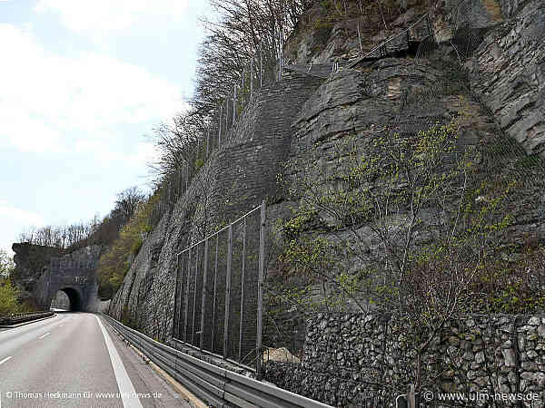Felssturz auf A 8: Aufhebung der Sperrung am Freitagabend voraussichtlich möglich