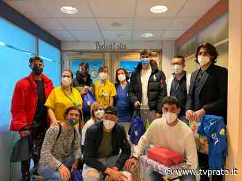 I calciatori del Prato regalano giochi ai bambini ricoverati in ospedale - tvprato.it