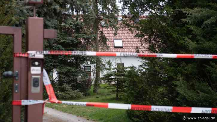 Ermittlungen in Chemnitz: Vier Tote in Wohnhaus – alle offenbar erschossen - DER SPIEGEL