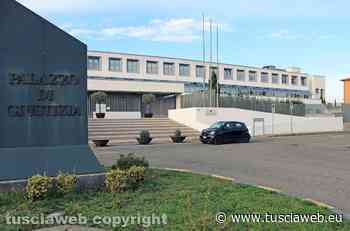 Accusati di svegliare la popolazione all'alba con la raccolta vetro, netturbini assolti - Tuscia Web