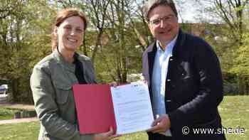 Digital-Pakt Quickborn: Bildungsministerin im Rathaus: Darum kommt Karin Prien mit viel Geld | shz.de - shz.de