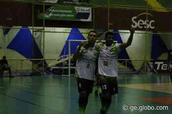 Com hat-trick de Marcelo, Trindade vence e se garante na próxima fase Copa TV Grande Rio de Futsal - Globo