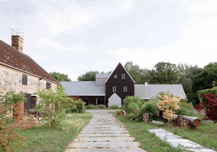 Vom Gutshof zum Kreativzentrum - Ensemble in Stechlin von Heim Balp Architekten