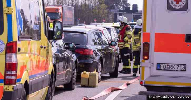 Kilometerlanger Stau auf der A73 nach zwei Auffahrunfällen