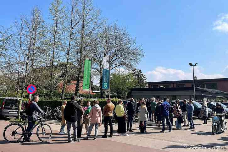 Nog één keer terug van weggeweest: kamperen voor de schoolpoort