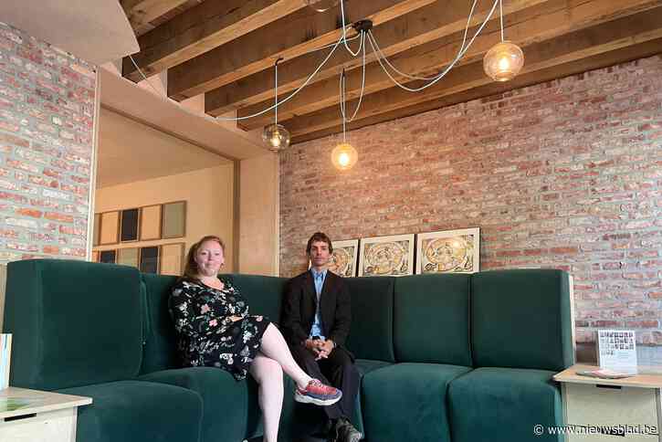 Sociale huisvestingsmaatschappij Zonnige Kempen zet in op circulair bouwen: “De plafondplanken waren vroeger nog parketvloer”