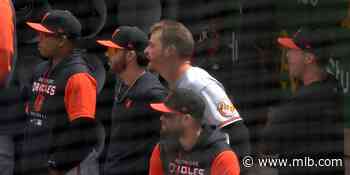 Did Mancini make turn? O's hot after out call at 1st - MLB.com