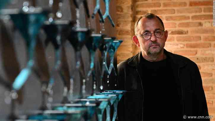 Against all odds, a Ukrainian artist and his curators bring 'Fountain of Exhaustion' to Venice