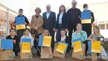 Schule Schenefeld: Itzehoer Serviceclubs überreichen Starterpakete an ukrainische Kinder | shz.de - shz.de