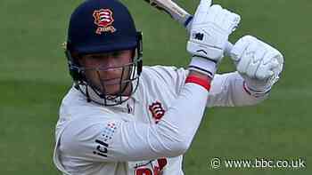 County Championship: Essex skipper Tom Westley defies dominant Warwickshire at Edgbaston