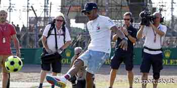 F1, piloti e calcio: per quali squadre tifano? Hamilton vuole il Chelsea ma è dell'Arsenal - Sky Sport
